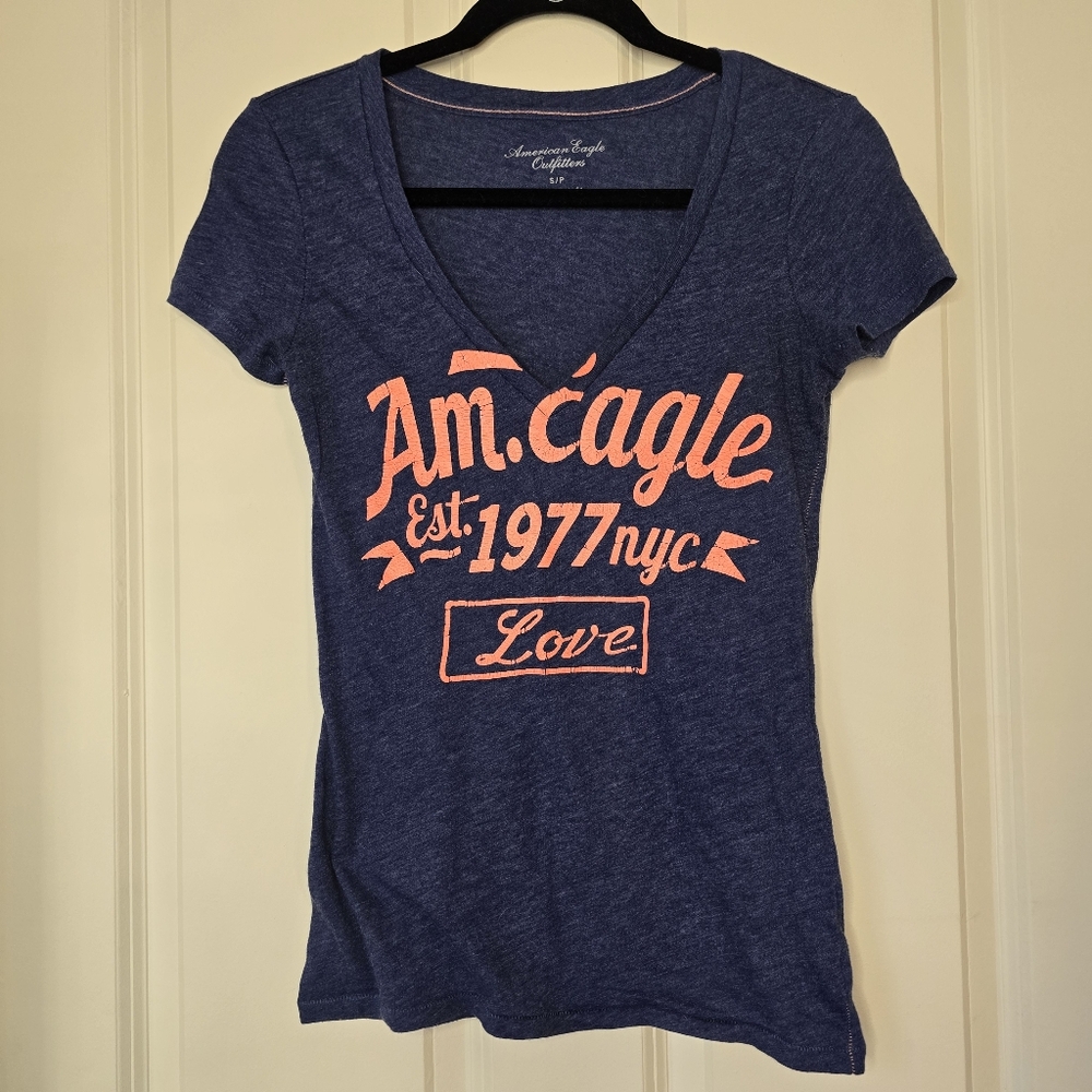 EUC Graphic V Neck